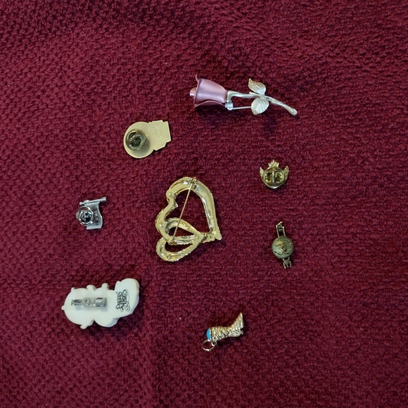 Assorted Brooch and Pin Set on Red Fabric - Picture 11 of 11